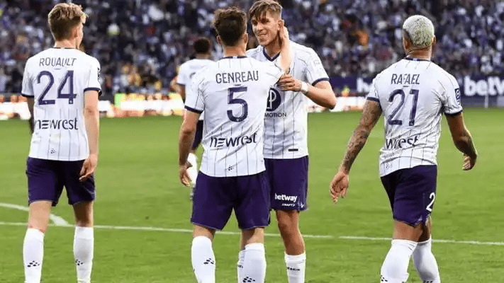 开云体育服务-今晚法国杯焦点战，埃因霍温回应争议，媒体盛赞，细节决定成败的简单介绍